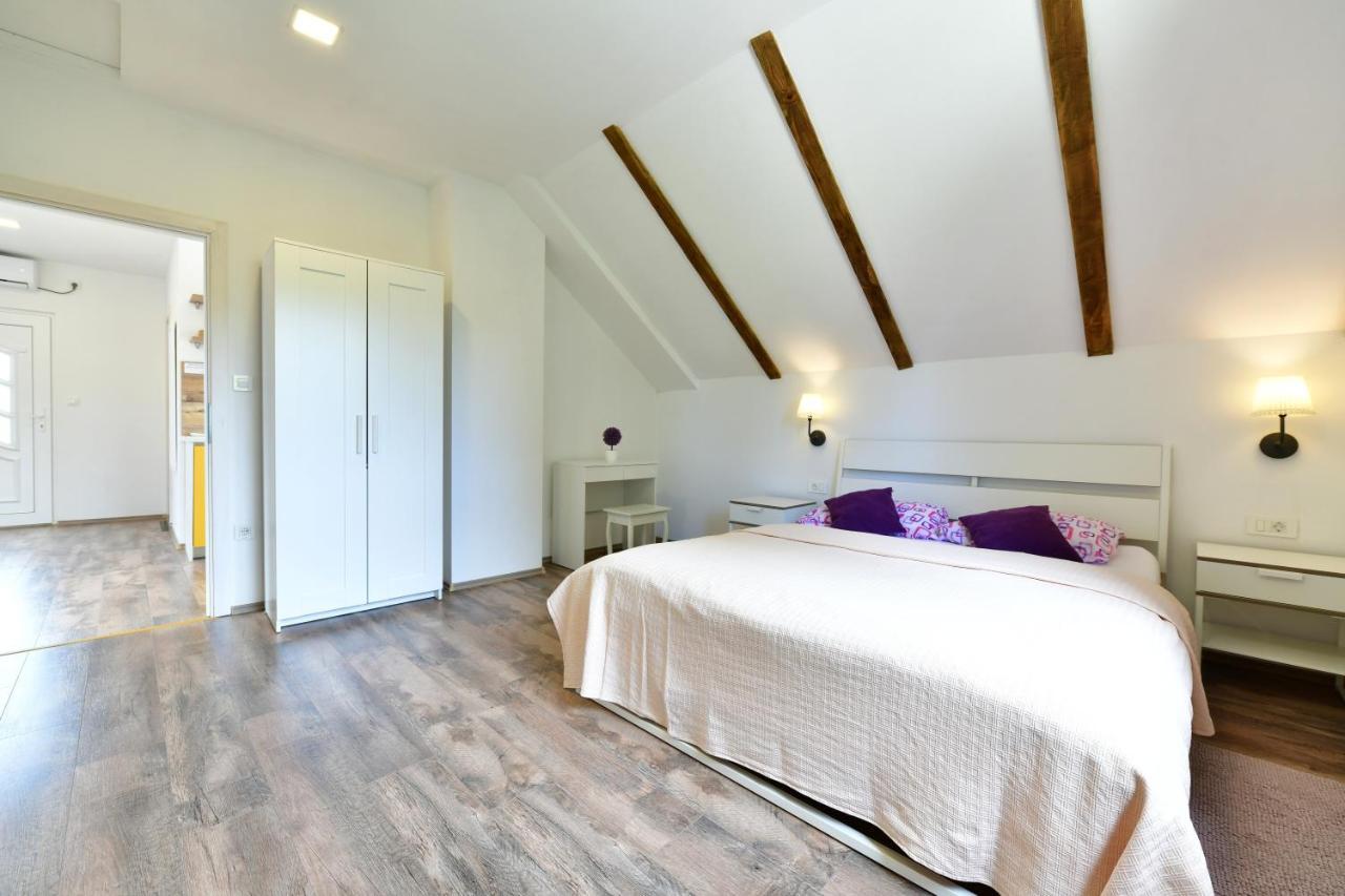 Apartman Doris Rakovica Exterior photo