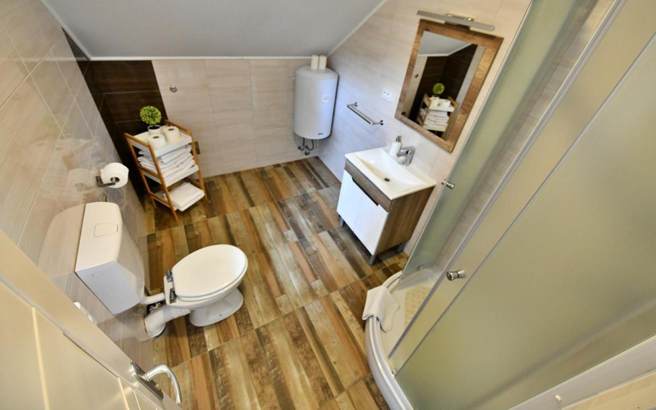 Apartman Doris Rakovica Exterior photo