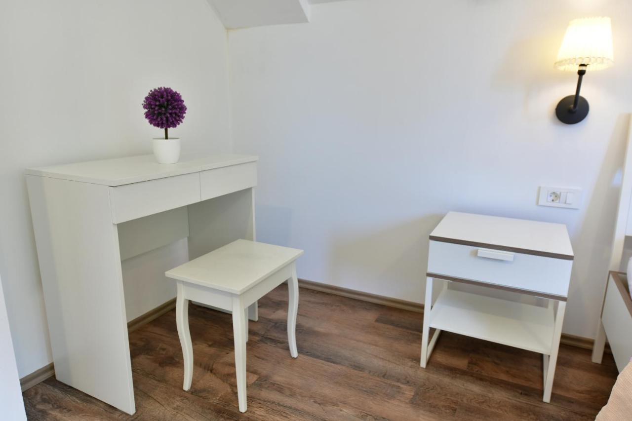 Apartman Doris Rakovica Exterior photo